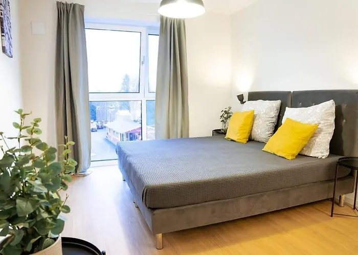 Four Bedroom In Urban Location *