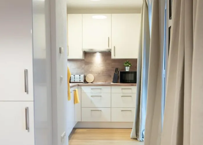 Lejlighed Four Bedroom In Urban Location